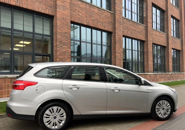 Ford Focus cena 26900 przebieg: 220000, rok produkcji 2017 z Wrocław małe 407